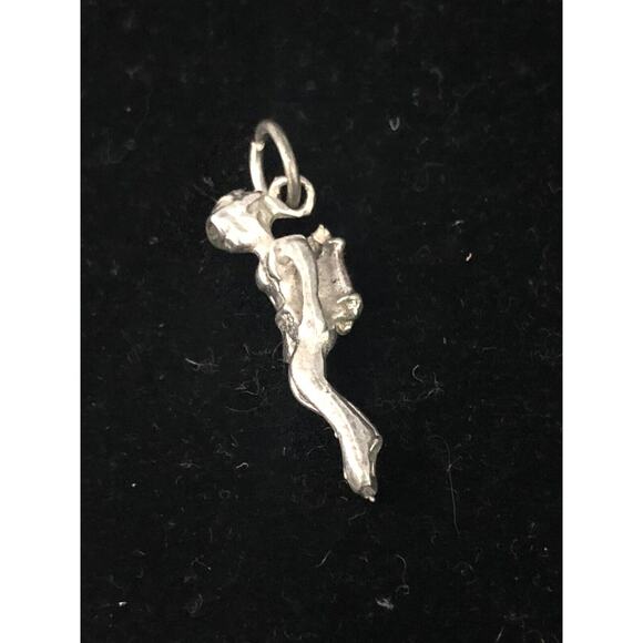 Vintage Sterling Silver 925 SCUBA DIVER Charm - Picture 2 of 5